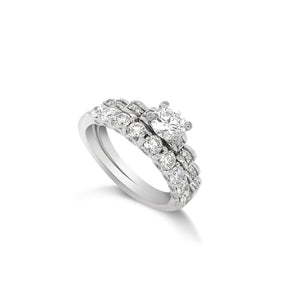 18 Karat White Gold Round Diamond Wedding Set